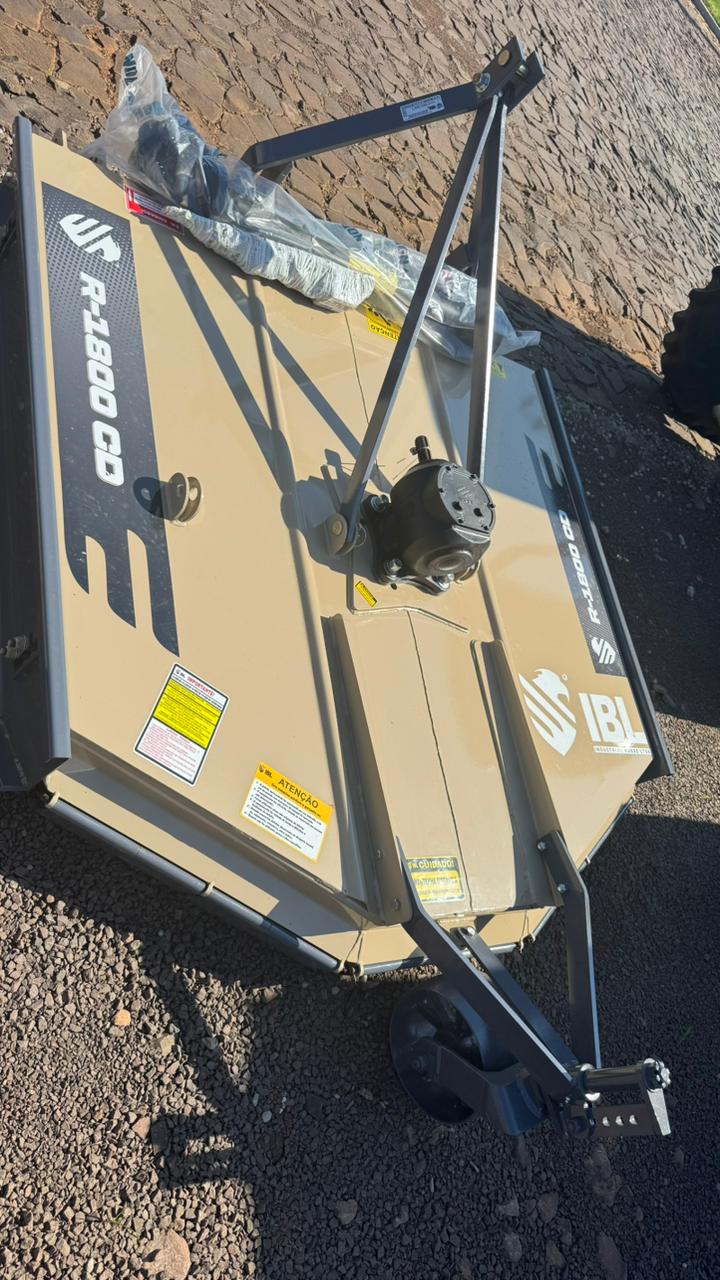 ROÇADEIRA HIDRAULICA R 1800